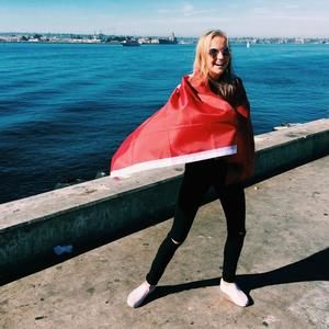 Meet your Posher, Macy